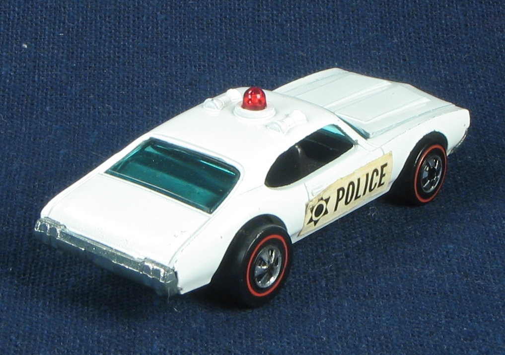 6963a White Police Cruiser