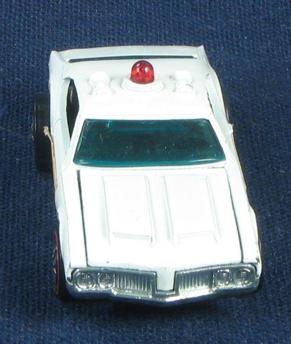 6963a White Police Cruiser