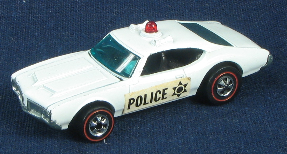 6963a White Police Cruiser